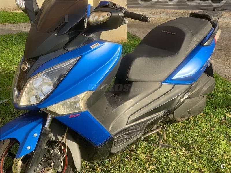 SYM Joymax 125 – Vista 1