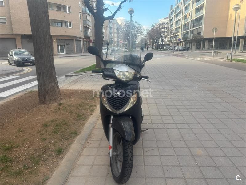 Honda SCOOPY SH125i – Vista 1