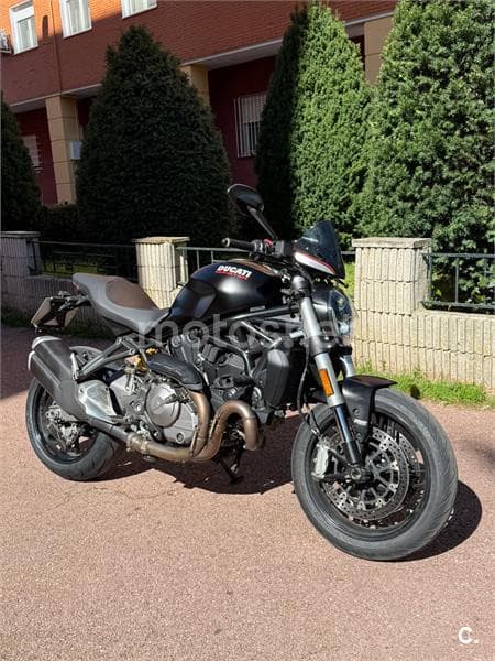 Ducati Monster 821 – Vista 1