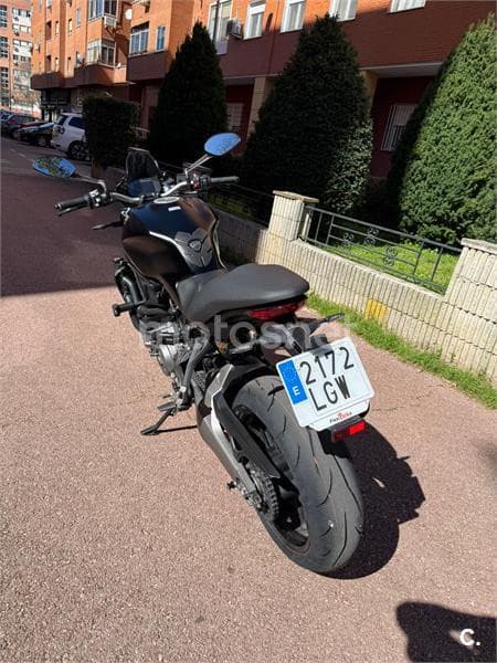 Ducati Monster 821 – Vista 2