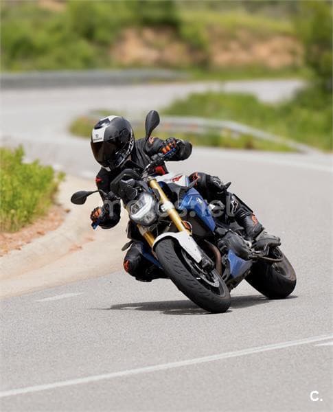 BMW F 900 R – Vista 3