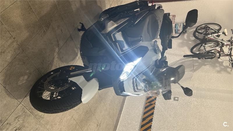 Honda X-ADV – Vista 3