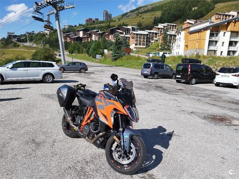 KTM 1290 Super Duke GT – Vista 2