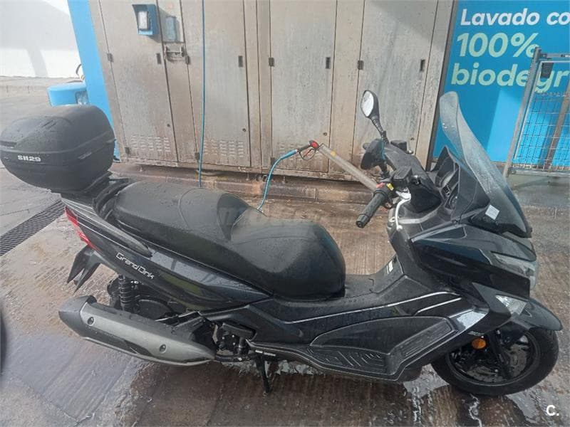 Kymco Grand Dink 300 – Vista 4