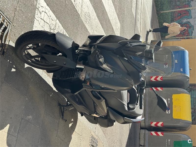 Yamaha XMAX 300 – Vista 1