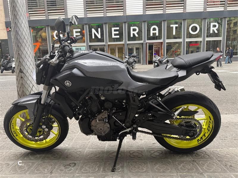 Yamaha MT-07 – Vista 7