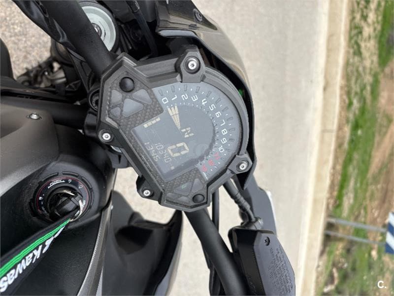 Kawasaki Z900RS – Vista 3