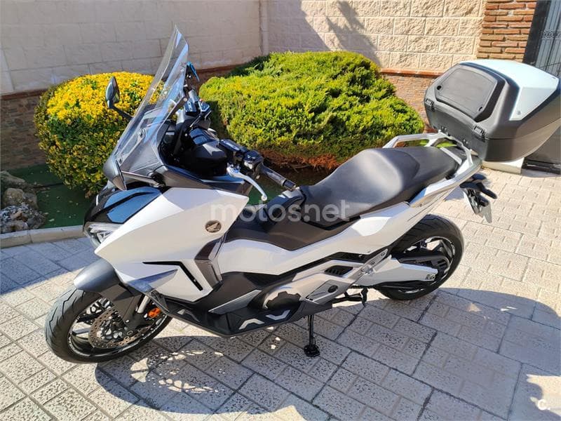 Honda Forza 750 – Vista 1