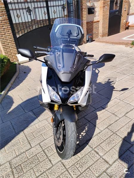 Honda Forza 750 – Vista 11