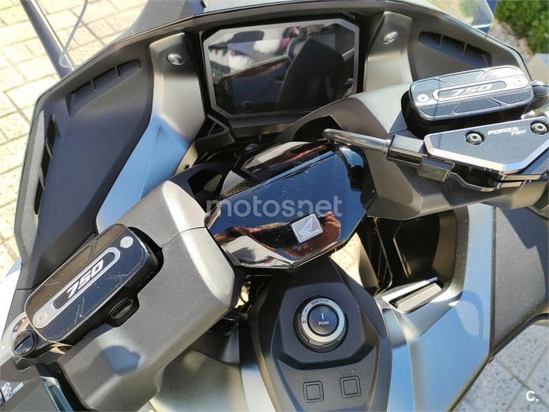 Honda Forza 750 – Vista 3