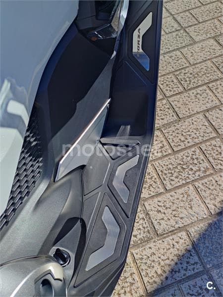 Honda Forza 750 – Vista 6