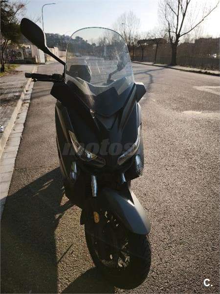 Yamaha XMAX 400 – Vista 3