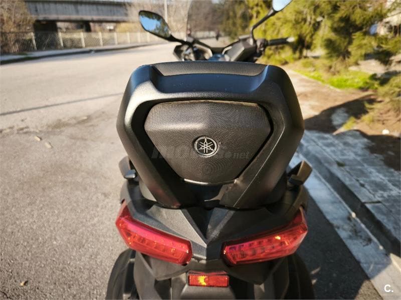 Yamaha XMAX 400 – Vista 6