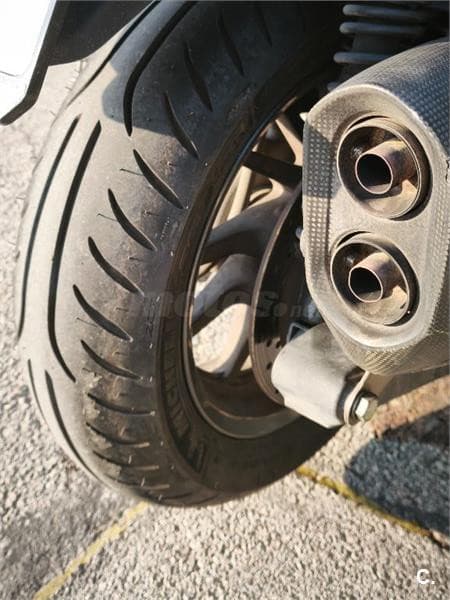 Yamaha XMAX 400 – Vista 9