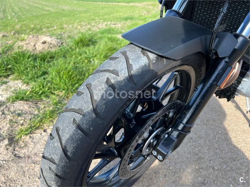 BMW F 750 – Vista 7