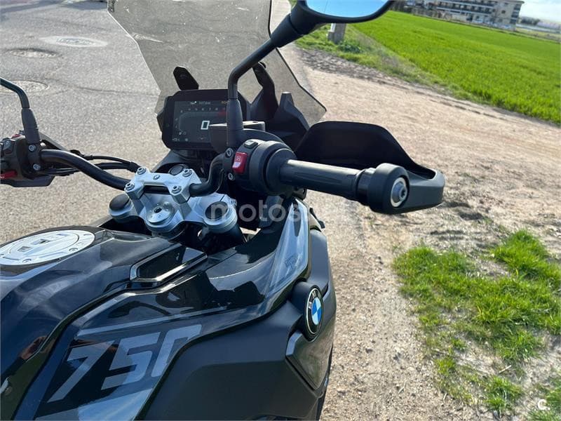 BMW F 750 – Vista 9