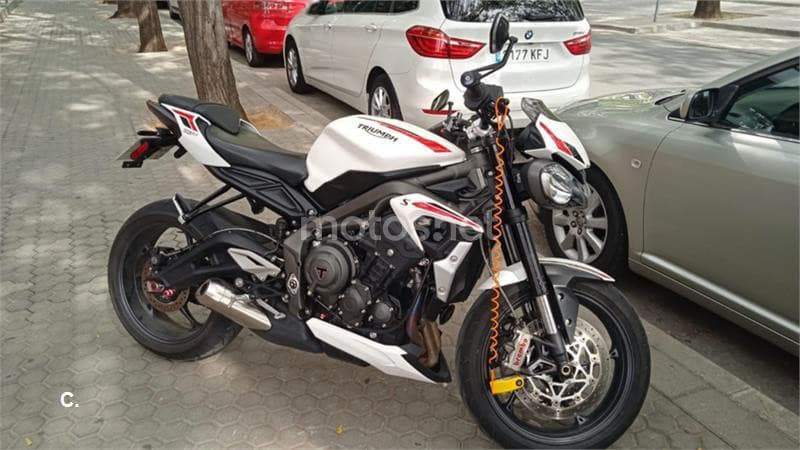 Triumph Street Triple – Vista 1