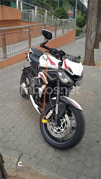 Triumph Street Triple – Vista 3