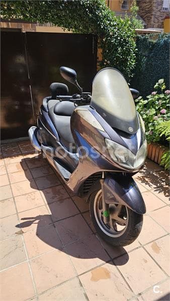 Yamaha YP Majesty 400 – Vista 2