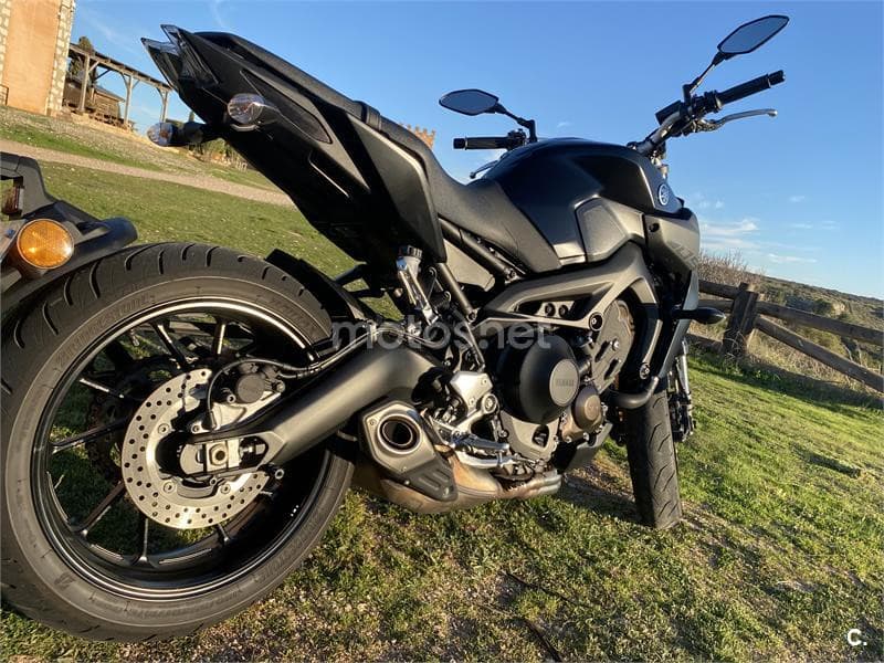 Yamaha MT 09 – Vista 1