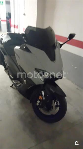 Yamaha TMAX 560 ABS – Vista 2