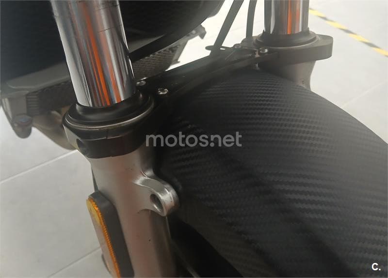 Kawasaki ZRX 1200R – Vista 8