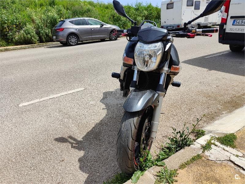 Suzuki GSR 600 – Vista 3