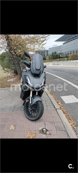 Honda ADV 350 – Vista 1