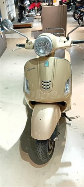 Vespa GTS 300 ie – Vista 1