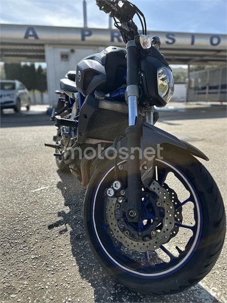 Yamaha MT-07 – Vista 13