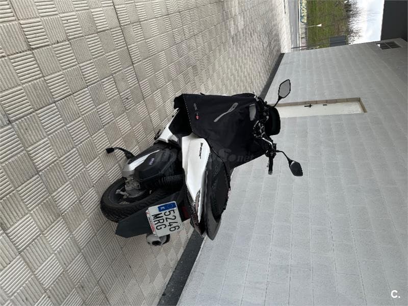 Honda PCX 125 – Vista 3