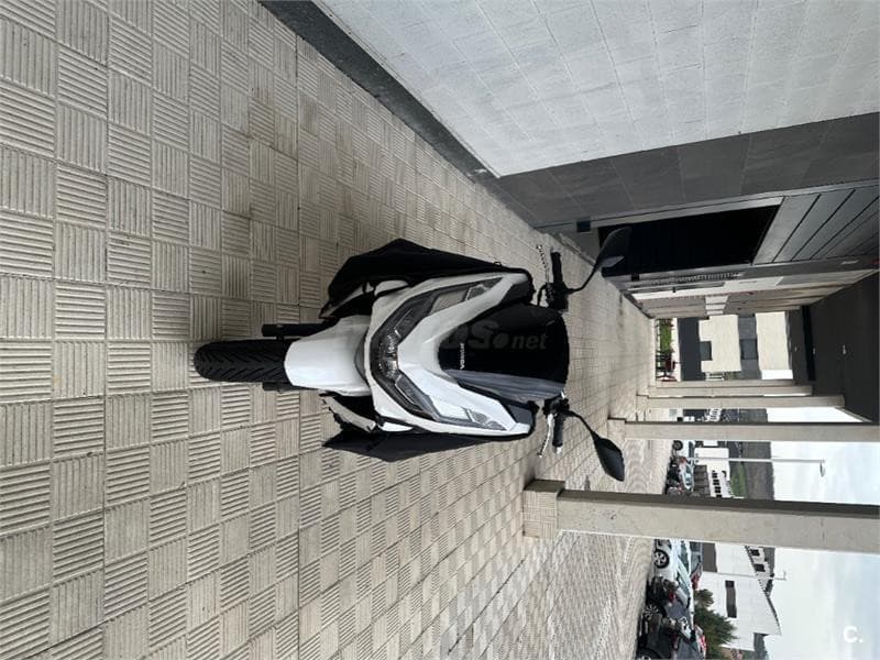 Honda PCX 125 – Vista 4