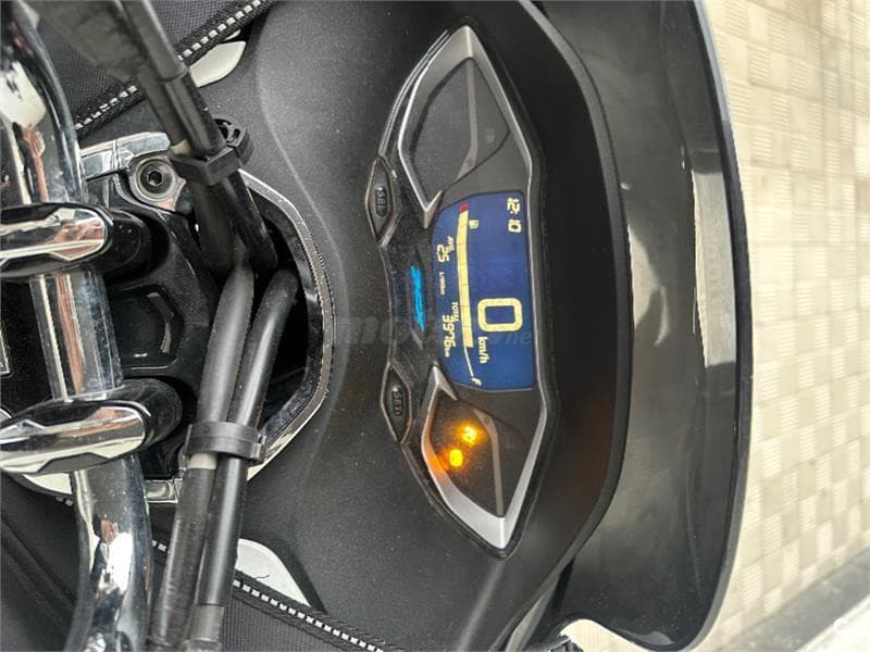 Honda PCX 125 – Vista 7