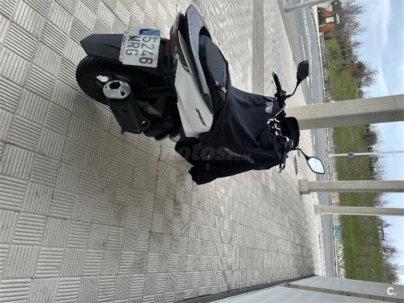 Honda PCX 125 – Vista 8