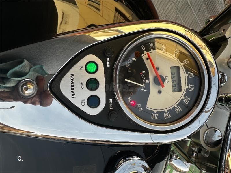 Kawasaki VN 900 CLASSIC – Vista 12