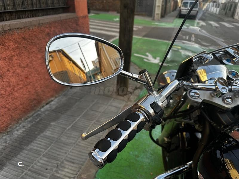 Kawasaki VN 900 CLASSIC – Vista 15