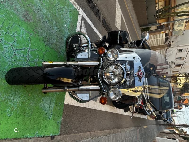 Kawasaki VN 900 CLASSIC – Vista 23