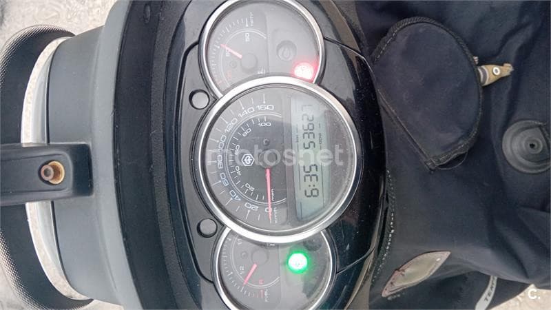 Piaggio Beverly 300 – Vista 4