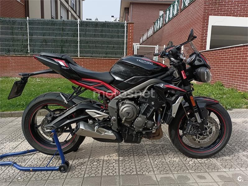 Triumph Street Triple – Vista 1