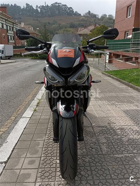 Triumph Street Triple – Vista 2