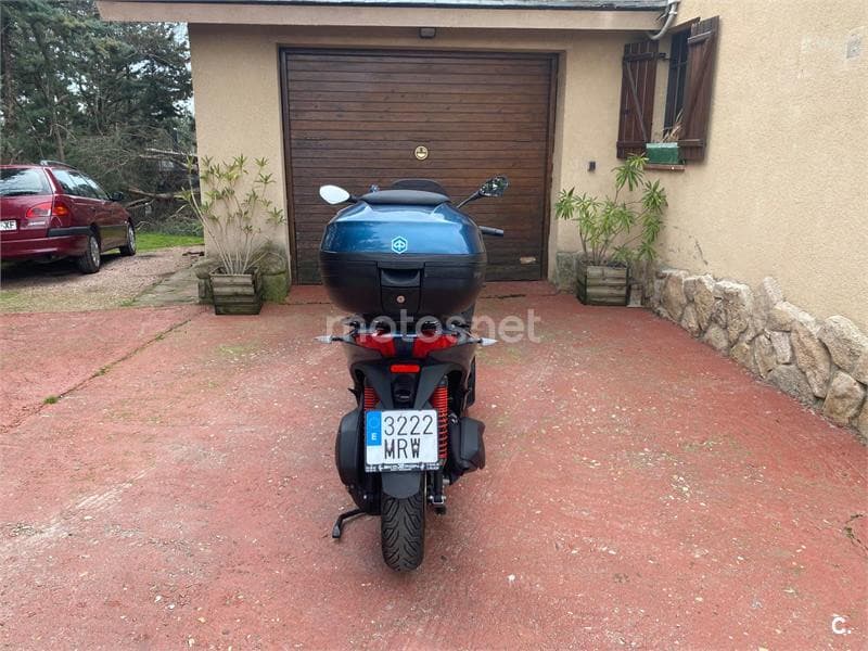 Piaggio MP3 – Vista 4