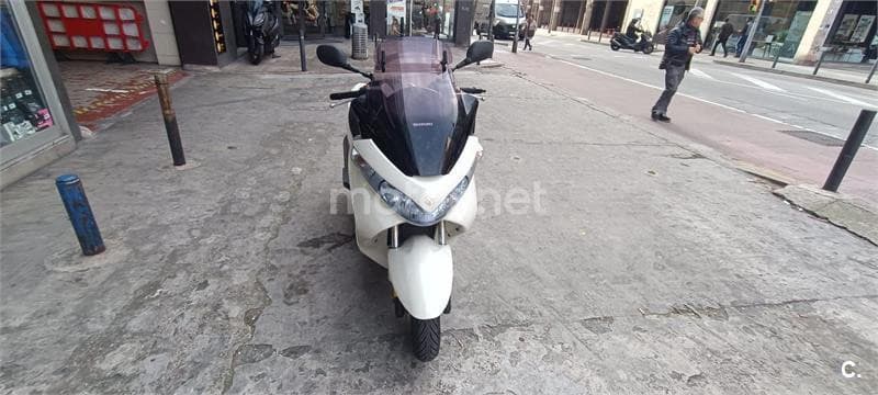 Suzuki BURGMAN 125 Executive 1899 € 2011 Barcelona - 5