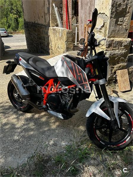 KTM 690 Duke – Vista 4