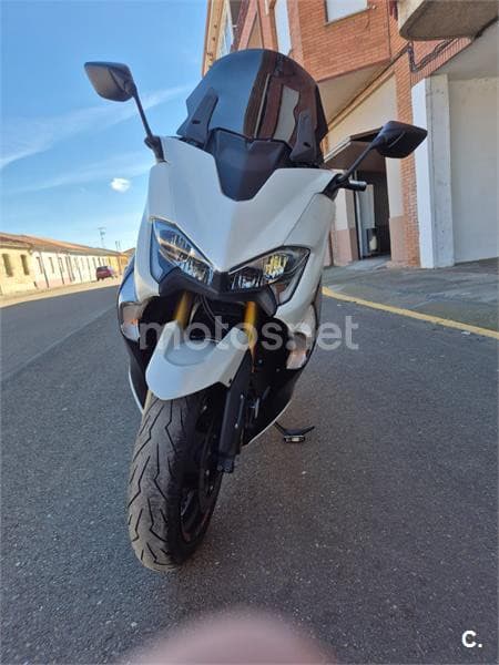 Yamaha TMAX 530 – Vista 7