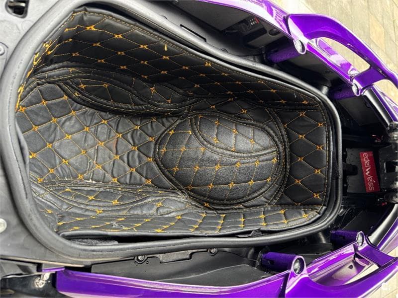 Yamaha TMAX – Vista 12