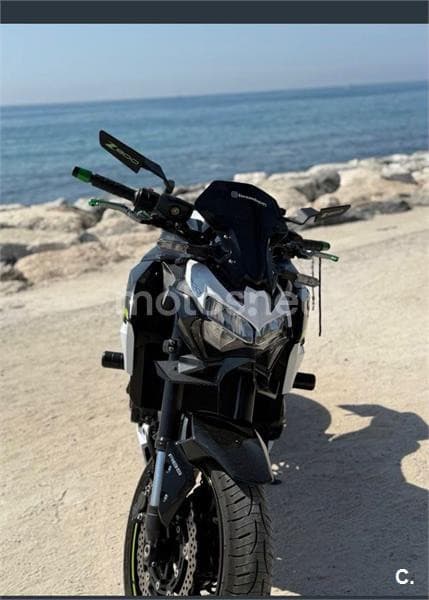 Kawasaki Z900RS – Vista 1