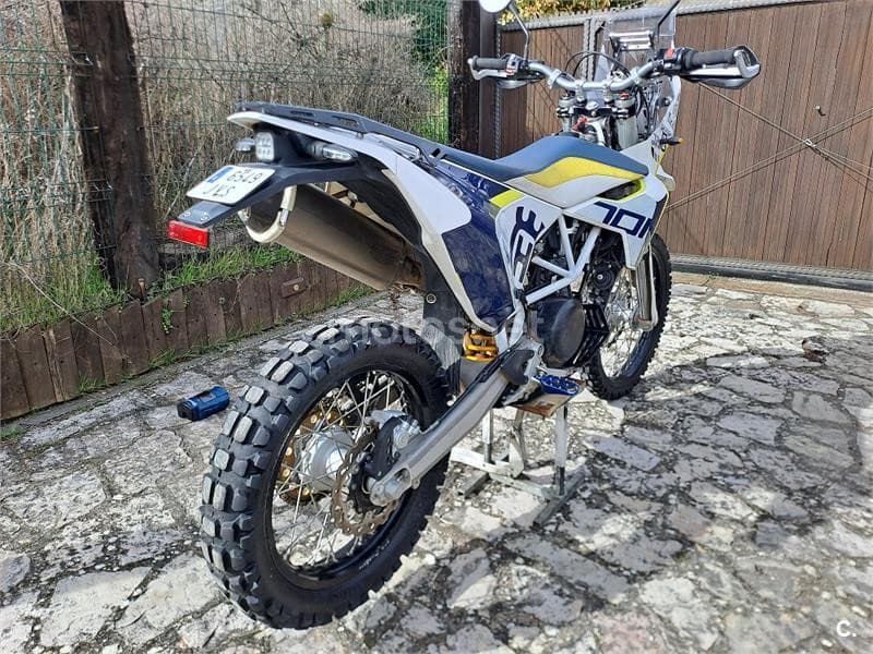 Husqvarna 701 Enduro – Vista 3
