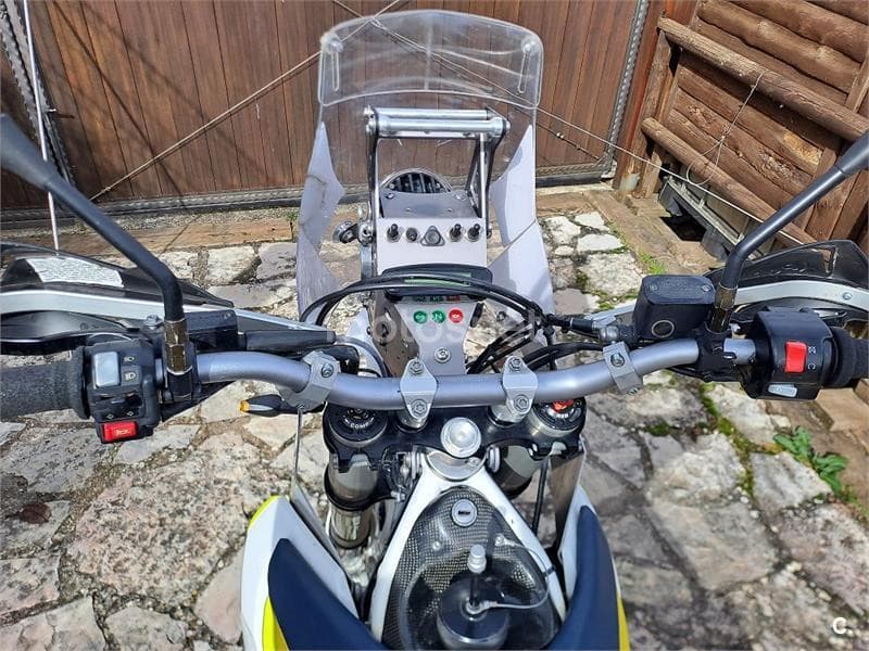 Husqvarna 701 Enduro – Vista 5