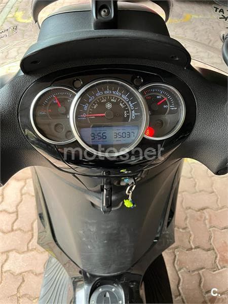 Piaggio Beverly 125 – Vista 15
