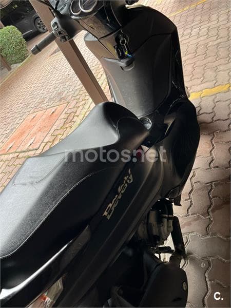 Piaggio Beverly 125 – Vista 9